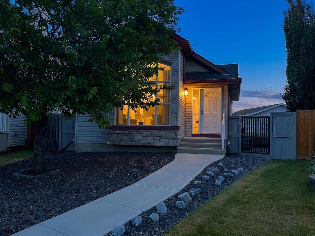 79 Cranberry Square SE, Calgary, Alberta, T3M 1J5