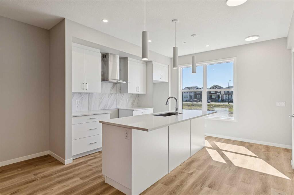471 Hotchkiss Manor SE, Calgary, Alberta, T3S 0N3