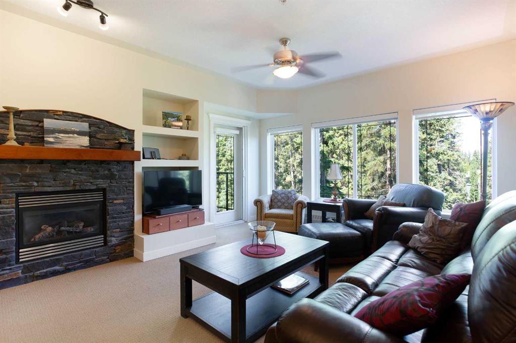 #405 10 Discovery Ridge Close SW, Calgary, Alberta, T3H 5X3