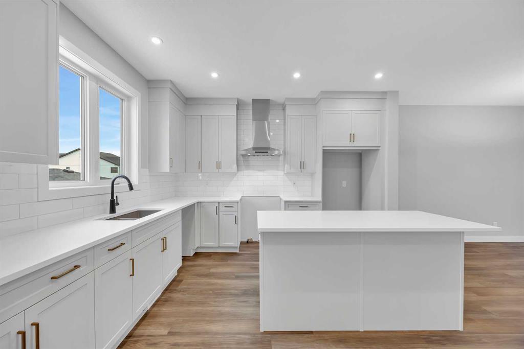 10 Versant Path SW, Calgary, Alberta, T2Y 0Z5