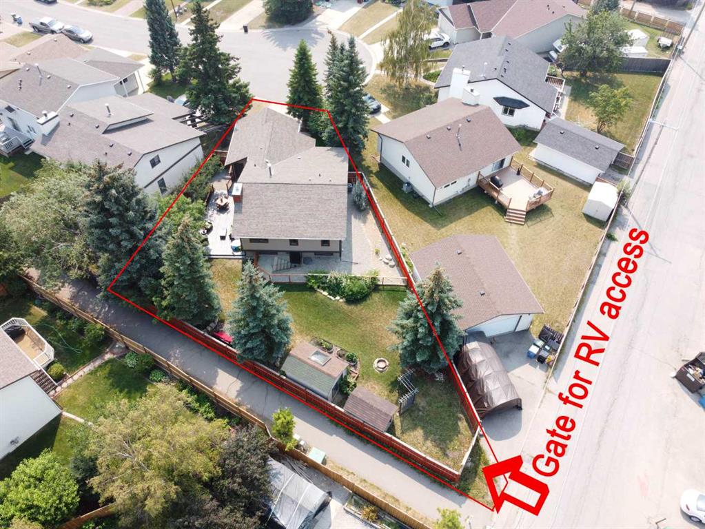 127 Ranchridge Court NW, Calgary, Alberta, T3G 1W4