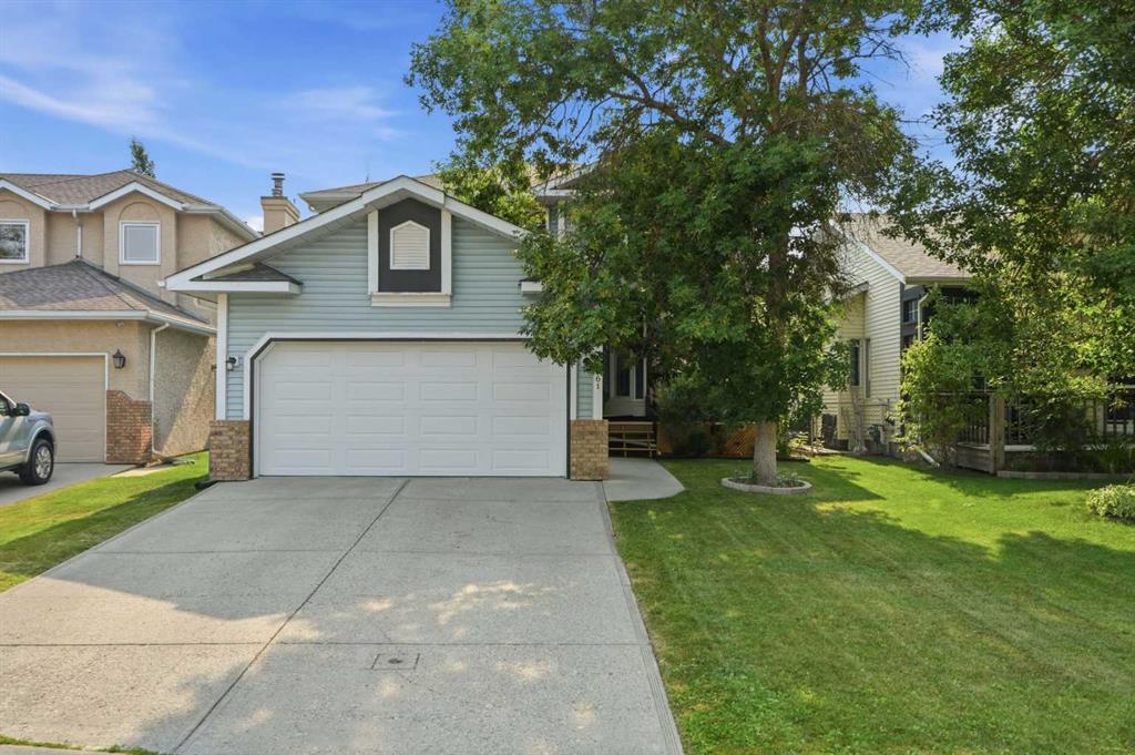 161 Douglasbank Way SE, Calgary, Alberta, T2Z 1V7