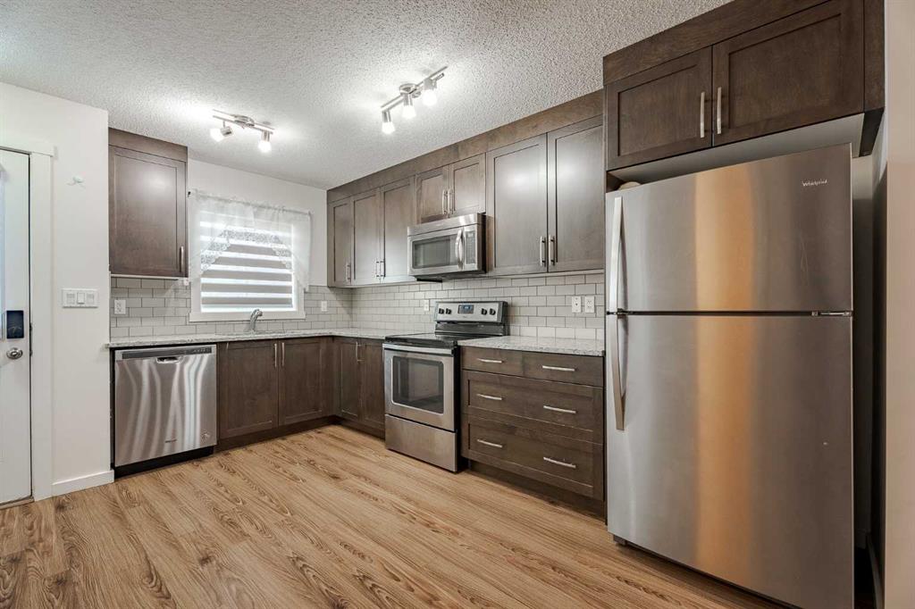 #202 2400 Ravenswood View SE, Airdrie, Alberta, T4A0v7