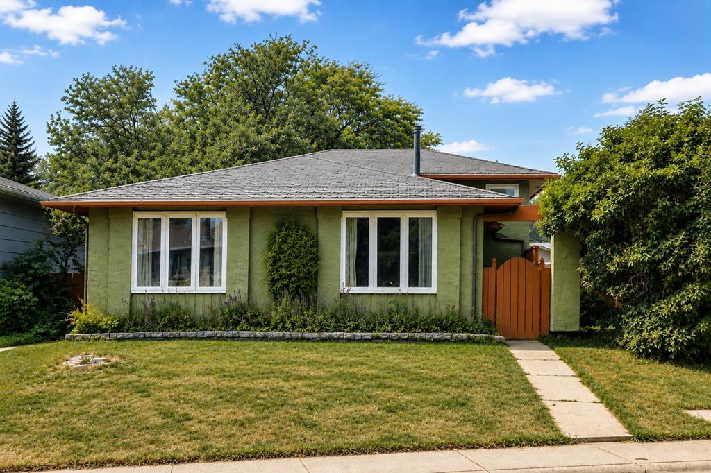 136 Midlawn Close SE, Calgary, Alberta, T2X 1A8