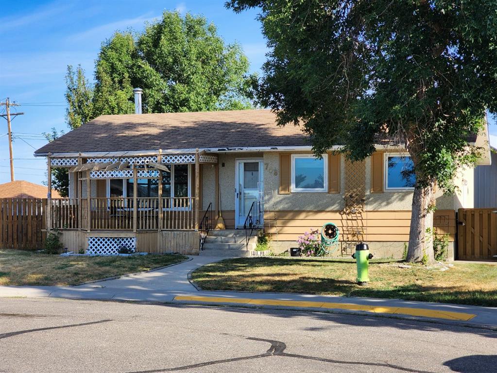 748 54 Avenue W, Claresholm, Alberta, T0L 0T0