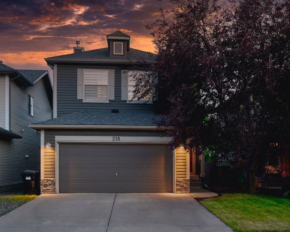 218 Cougarstone Circle SW, Calgary, Alberta, T3H 4W5