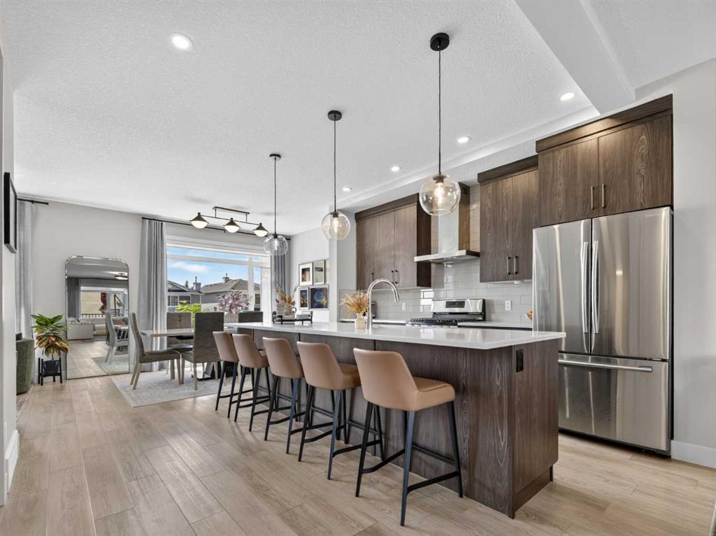 307 Royal Elm Road NW, Calgary, Alberta, T3G 0G8