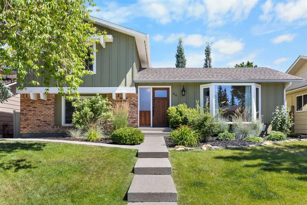 44 Sunmount Crescent SE, Calgary, Alberta, T2X 1W1