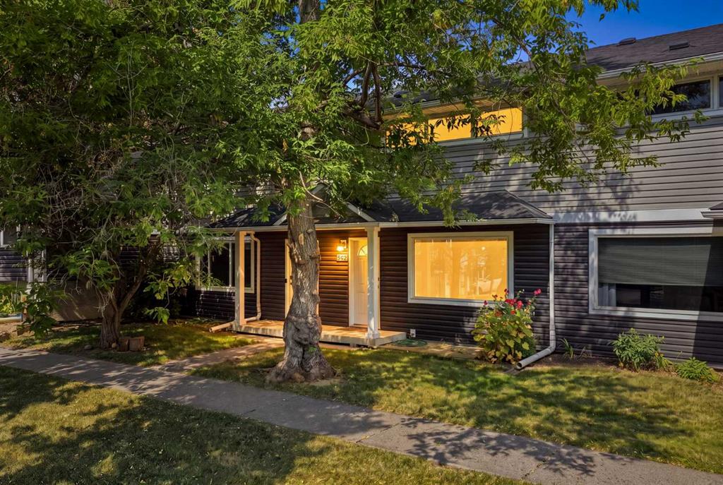 542 Regal Park NE, Calgary, Alberta, T2E 0S6
