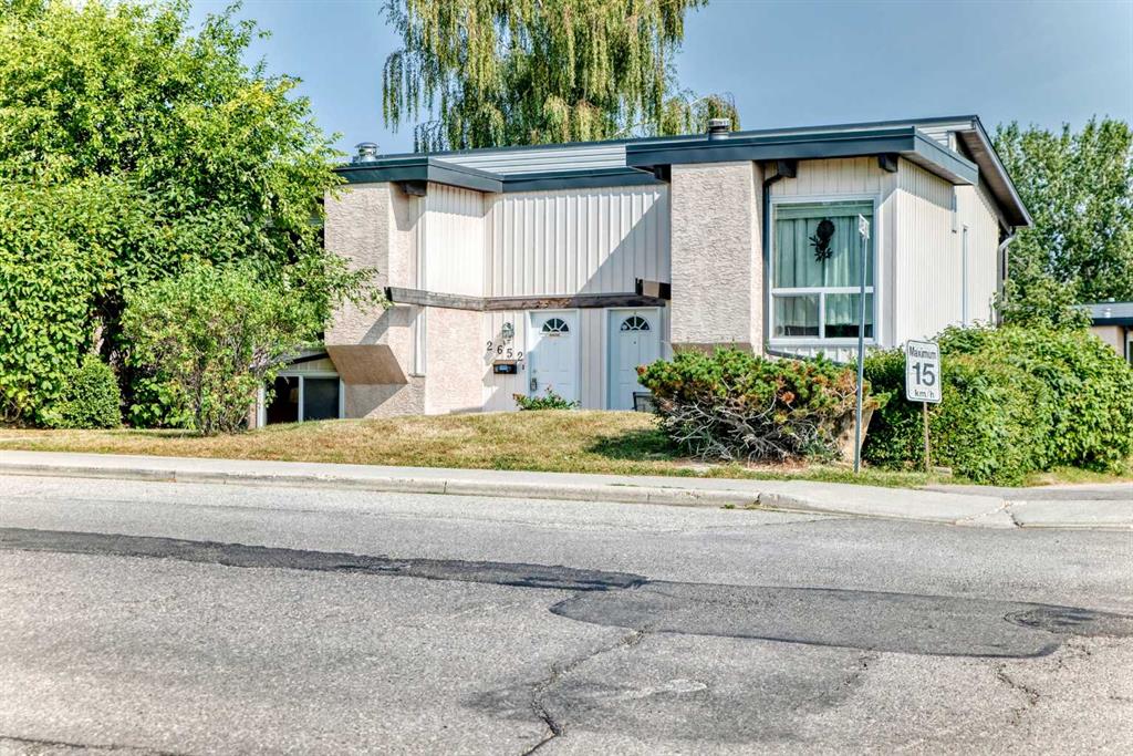 2652 Oakmoor Drive SW, Calgary, Alberta, T2V 4E8