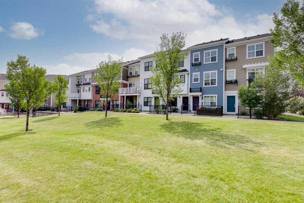 42 Sherwood Row NW, Calgary, Alberta, T3R 0X1