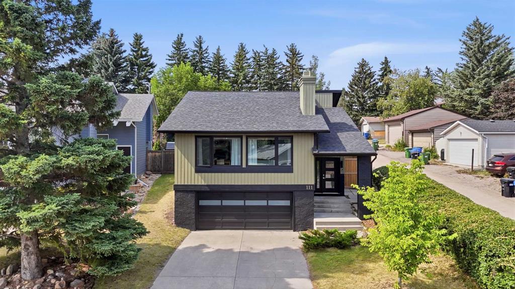 111 Coachwood Crescent SW, Calgary, Alberta, T3H 1C2