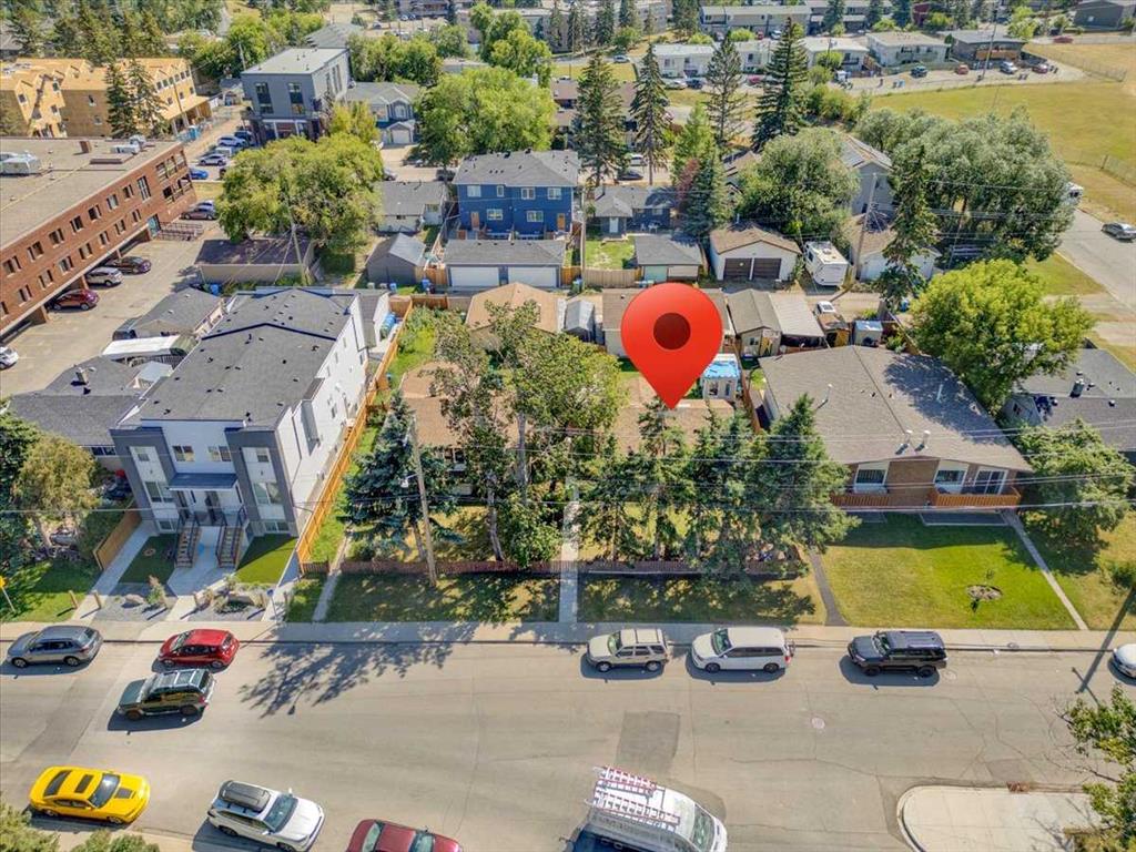 6127 33 Avenue NW, Calgary, Alberta, T3B 1K6