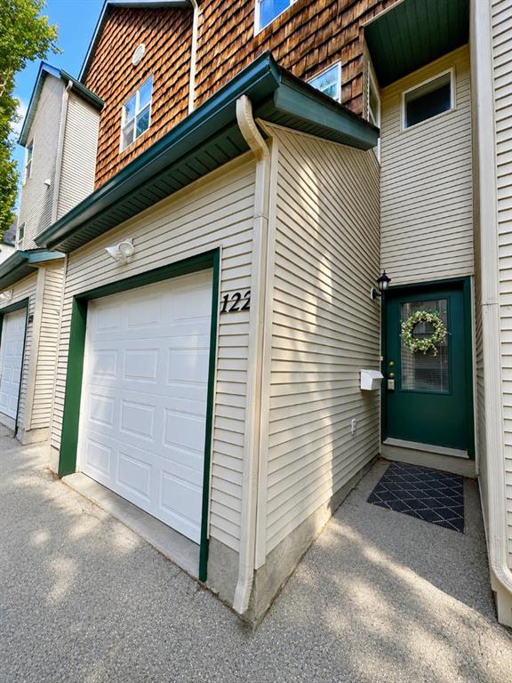122 Bridlewood Lane SW, Calgary, Alberta, T2Y 3X8