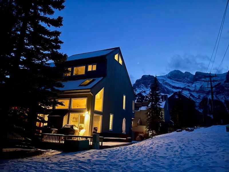 #4 1065 Evergreen Circle, Canmore, Alberta, T1W 2P8