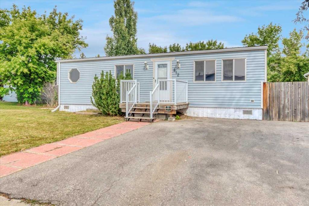 812 Brentwood Crescent, Strathmore, Alberta, T1P 1E4