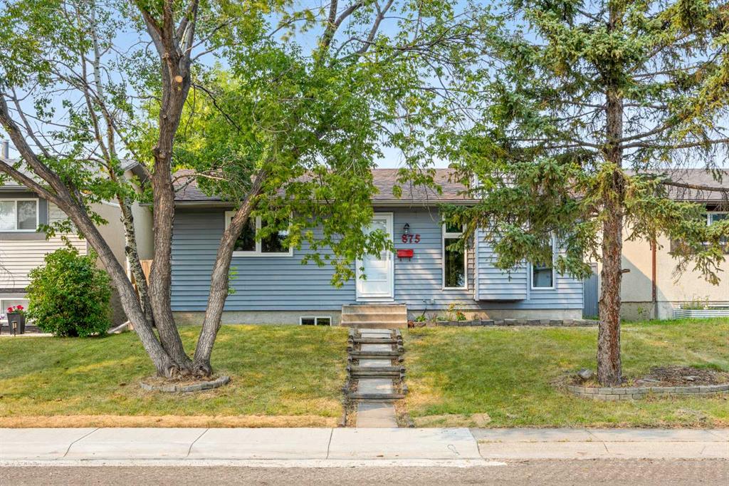 875 Pinecliff Drive NE, Calgary, Alberta, T1Y 3Y3