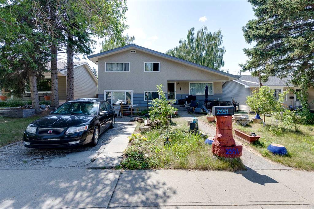 2551 Chicoutimi Drive NW, Calgary, Alberta, T2L 0W4