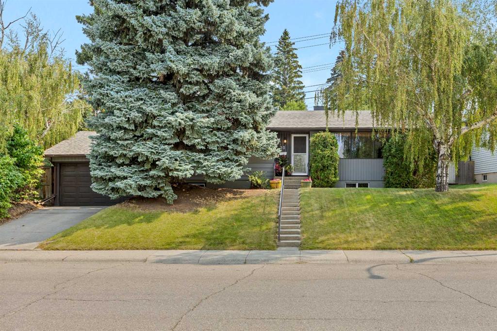 30 Gateway Drive SW, Calgary, Alberta, T3E 4J7
