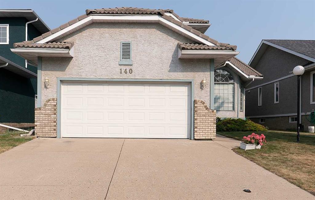 140 Santana Mews NW, Calgary, Alberta, T3K 3N7