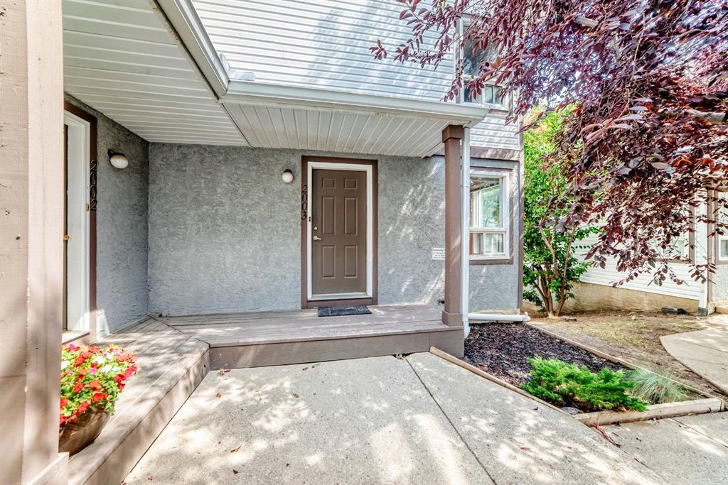 2003 Signal Hill Green SW, Calgary, Alberta, T3H 2Y4