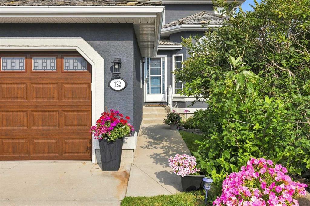122 Sceptre Close NW, Calgary, Alberta, T3L 1Y2
