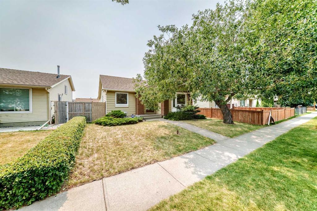 128 Erin Woods Drive SE, Calgary, Alberta, T2B 2S1