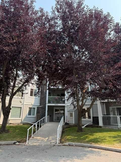#205 3205 Valleyview Park SE, Calgary, Alberta, t2b 3r6