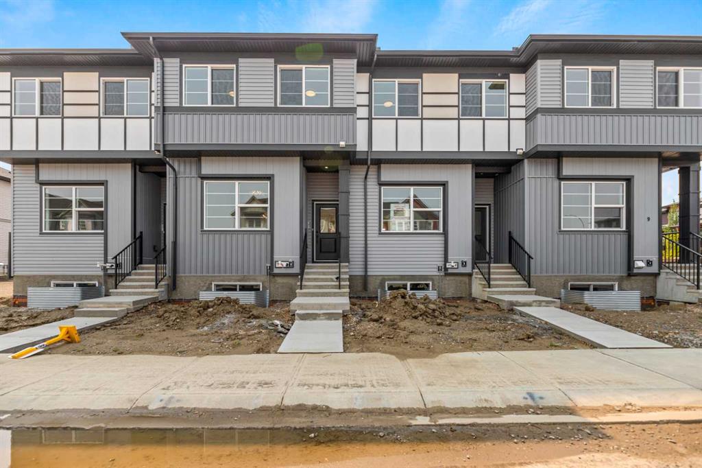 17 Savanna Place NE, Calgary, Alberta, T3J5P9