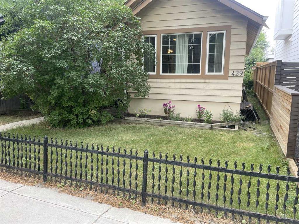 429 10 Street NE, Calgary, Alberta, T2E 4M2