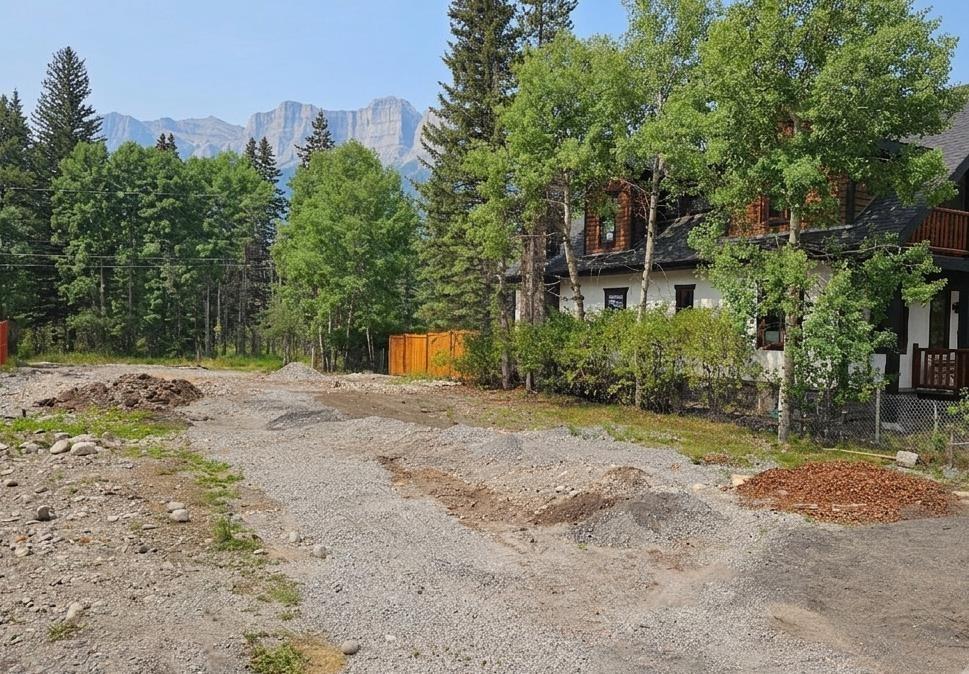 913 15 Street, Canmore, Alberta, T1W 1X2