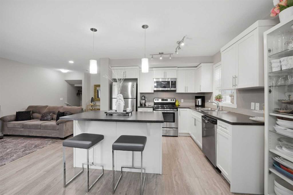427 Redstone View NE, Calgary, Alberta, T3N 1B5