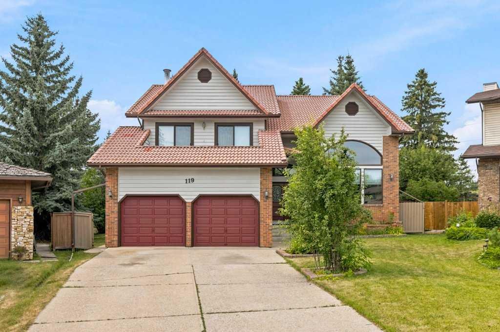 119 Strathbury Bay SW, Calgary, Alberta, T3H 1N3
