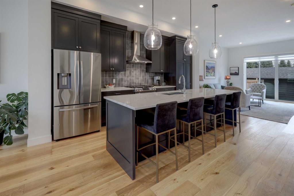 3337 41 Street SW, Calgary, Alberta, T3E 3L3