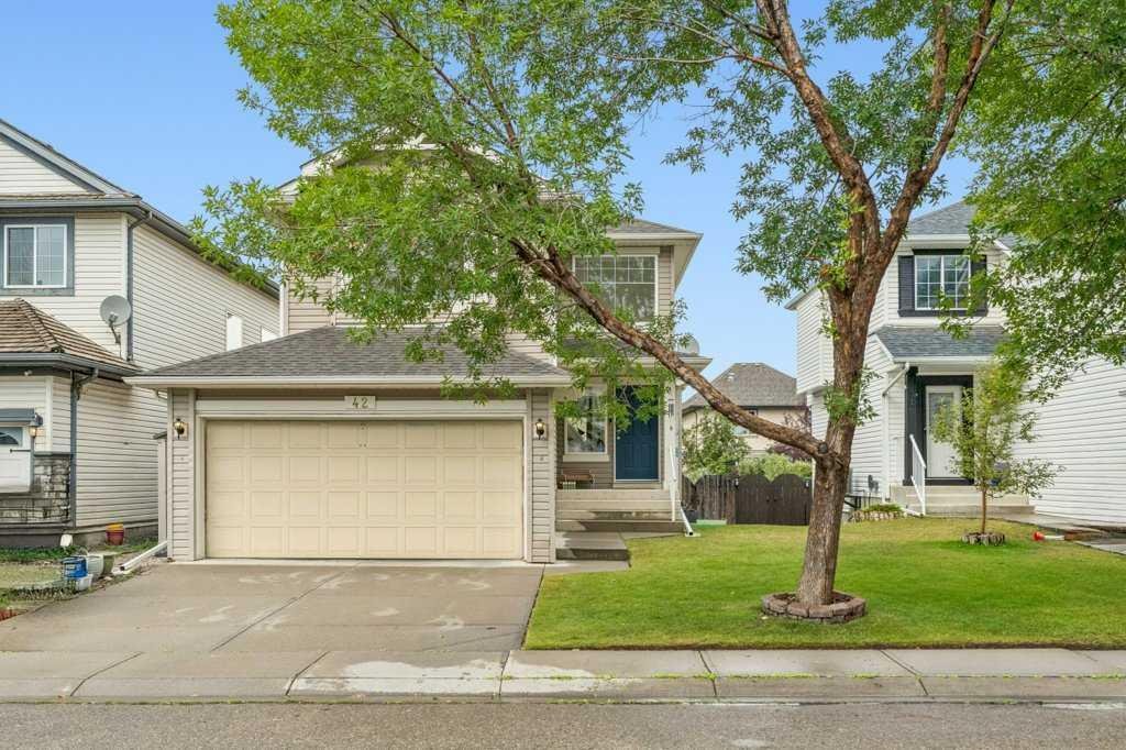 42 Douglas Glen Circle SE, Calgary, Alberta, T2Z 3T3
