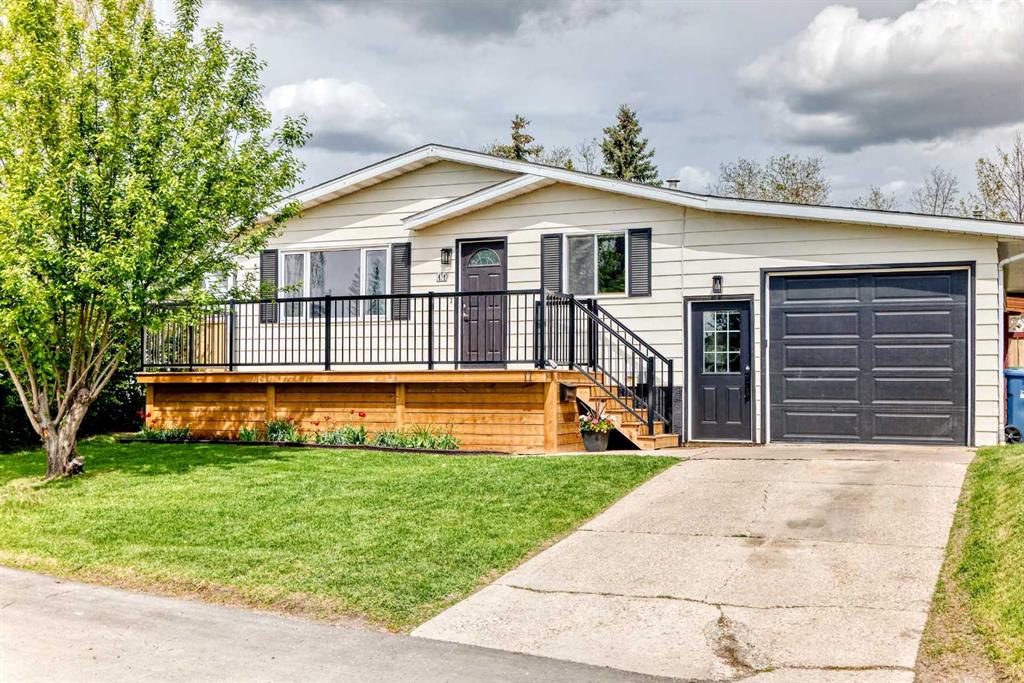 11 Huntstrom Place NE, Calgary, Alberta, T2K5V9