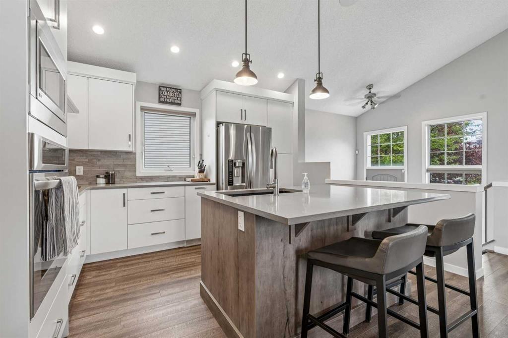 230 Mt Lorette Place SE, Calgary, Alberta, T2Z 2L9