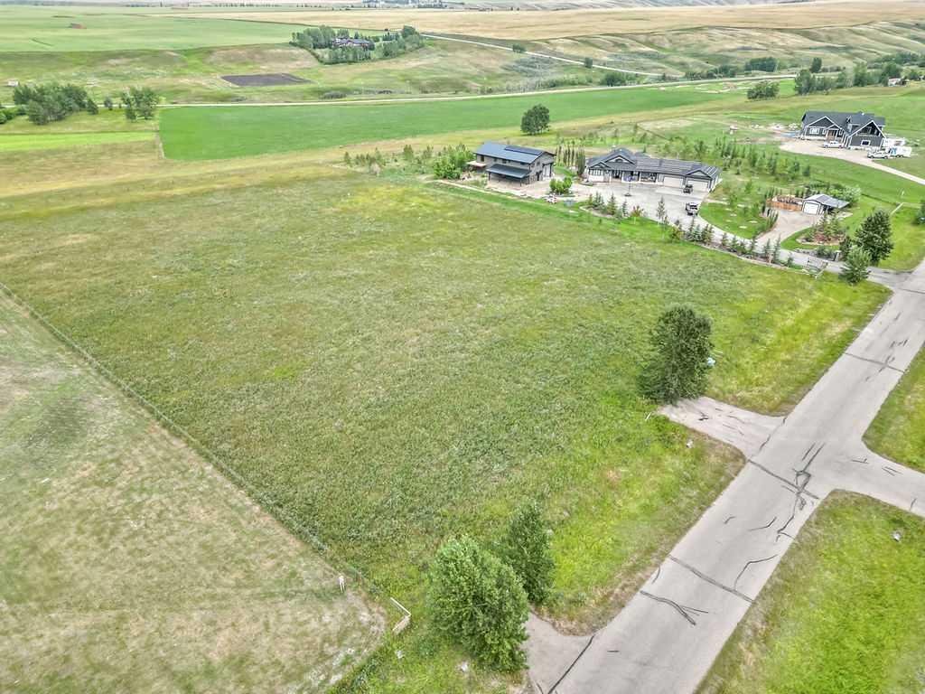 121028 272 Avenue E, Rural Foothills County, Alberta, T1S 4M4