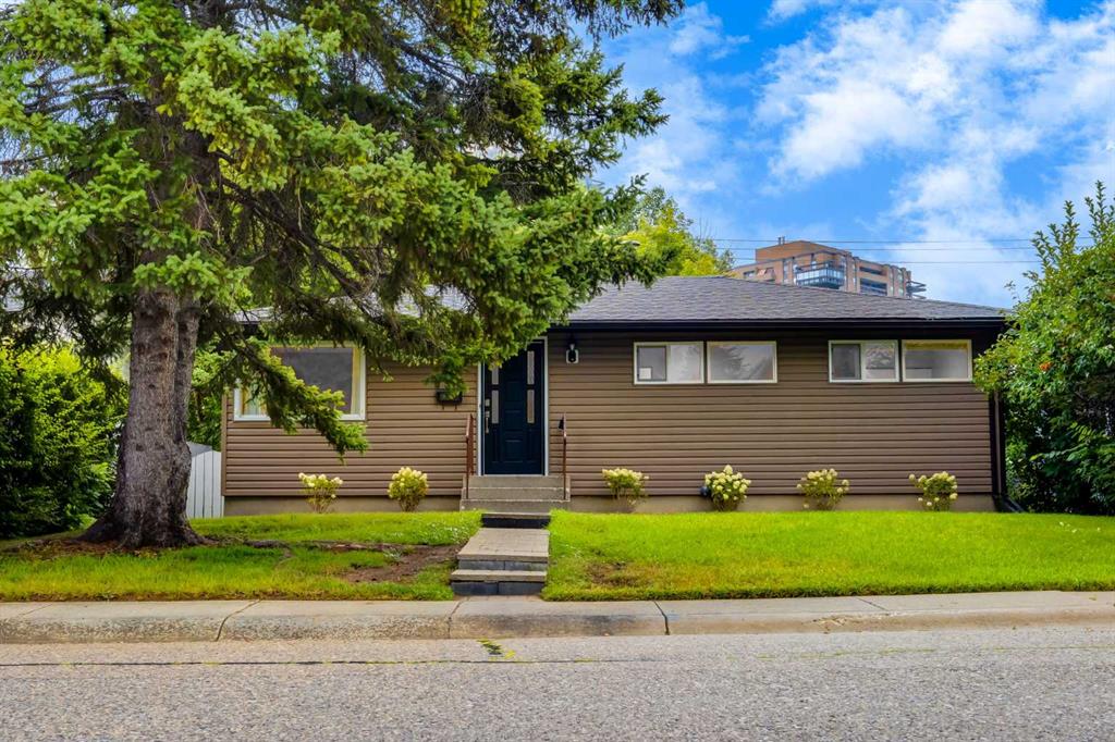 30 Hutton Place SW, Calgary, Alberta, T2V 3B6