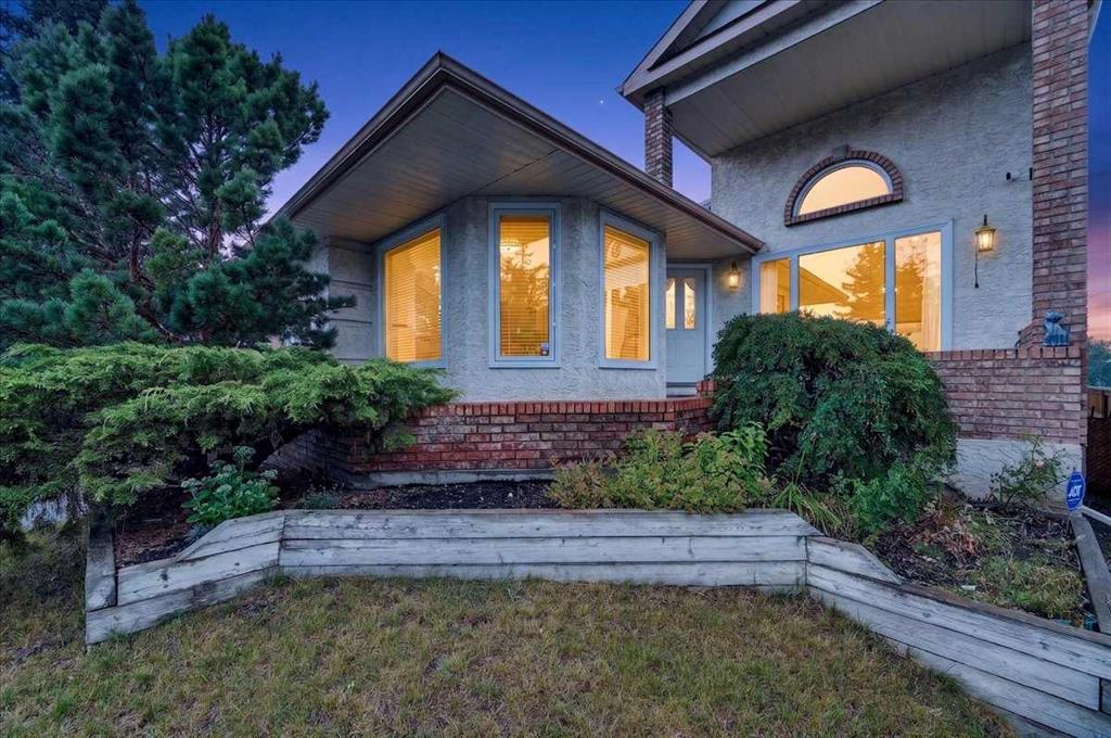 876 Shawnee Drive SW, Calgary, Alberta, T2Y 1X3