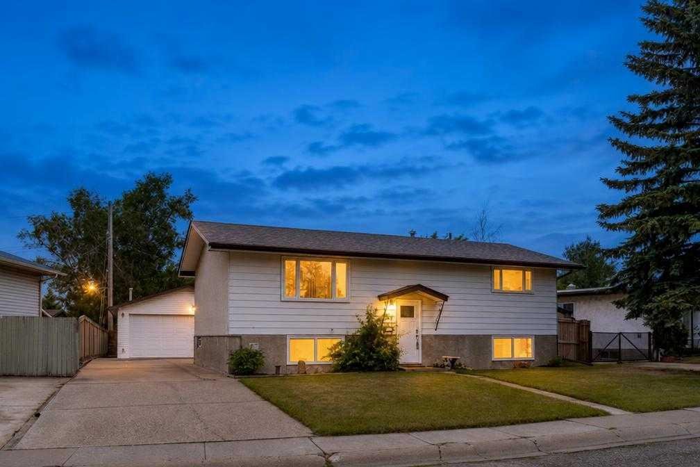 152 Maddock Way NE, Calgary, Alberta, T2A3X3