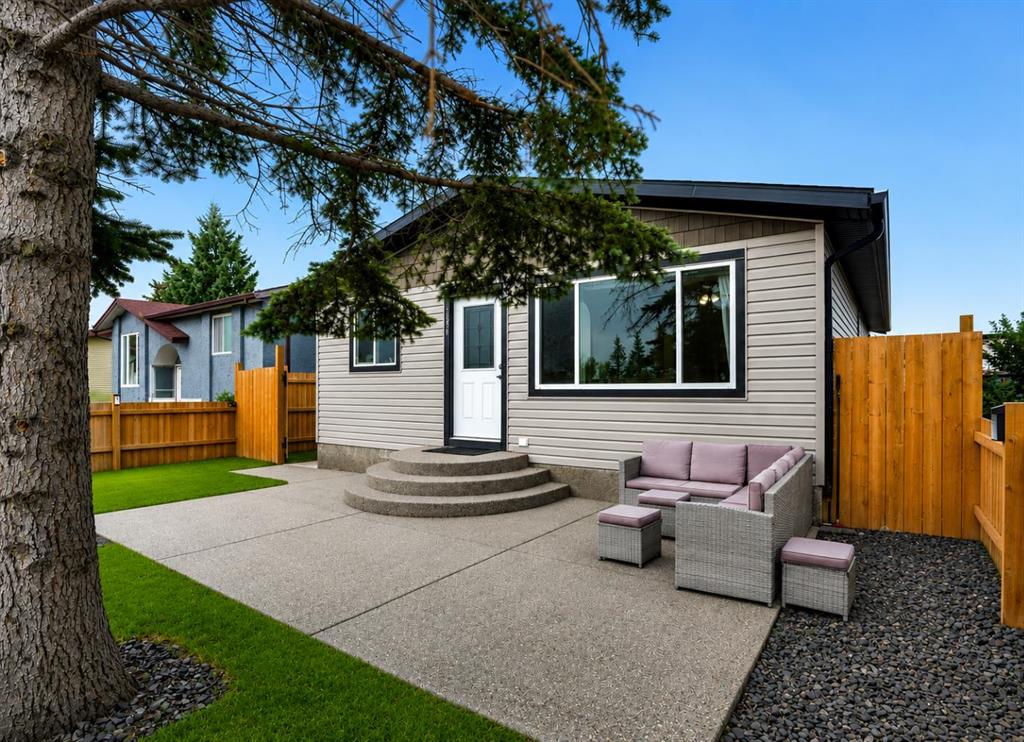 896 Rundlecairn Way NE, Calgary, Alberta, T1Y 2R7