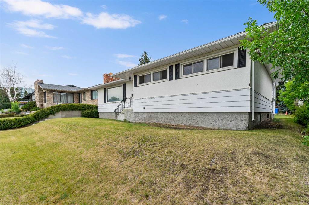1552 Windsor Street NW, Calgary, Alberta, T2N 3X3