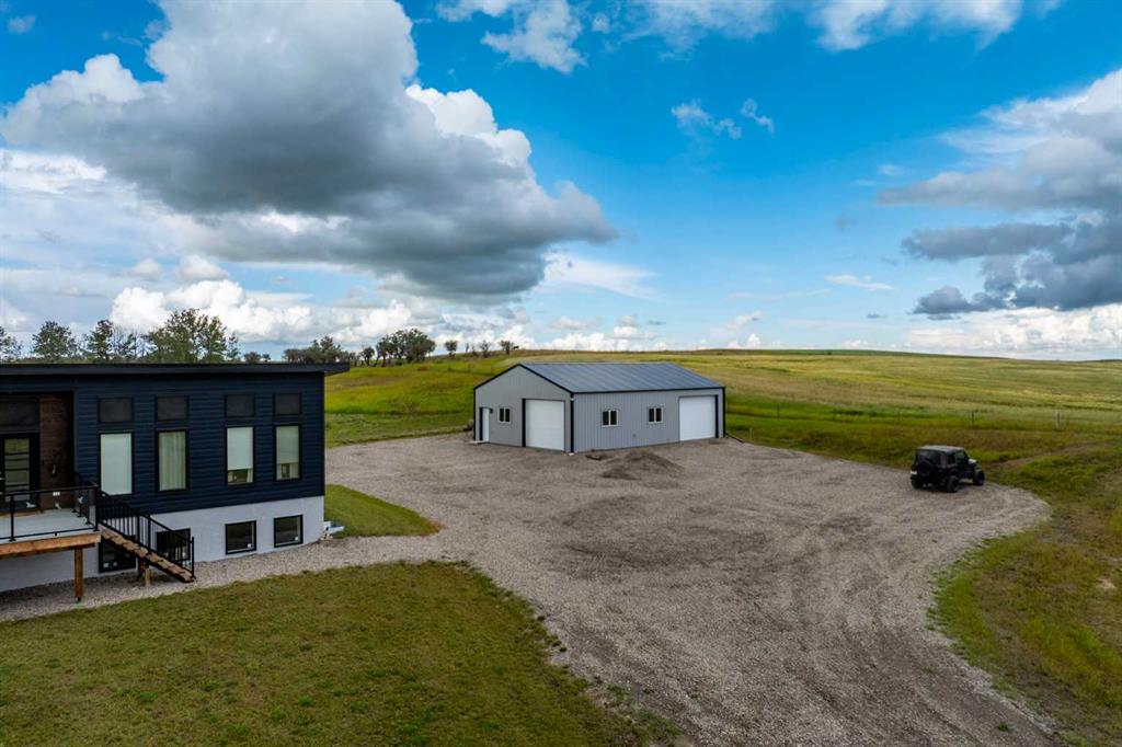 285102 Lochend Road, Rural Rocky View County, Alberta, T0M 1L0