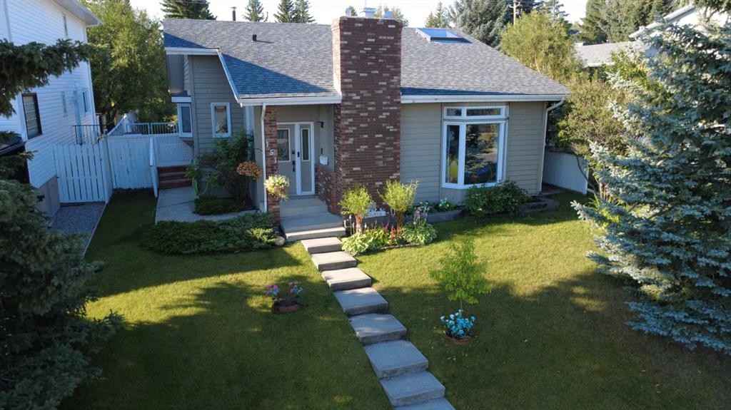 151 Sandstone Place NW, Calgary, Alberta, T3K2Z6