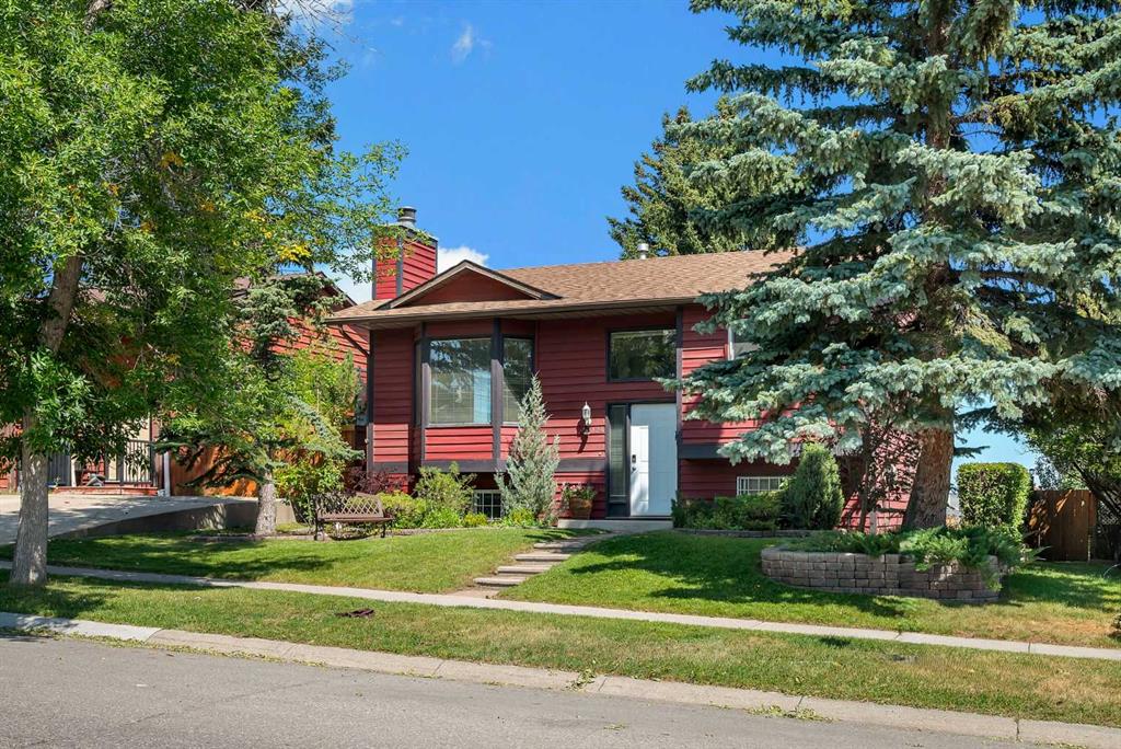 124 Macewan Drive NW, Calgary, Alberta, T3K 2P7