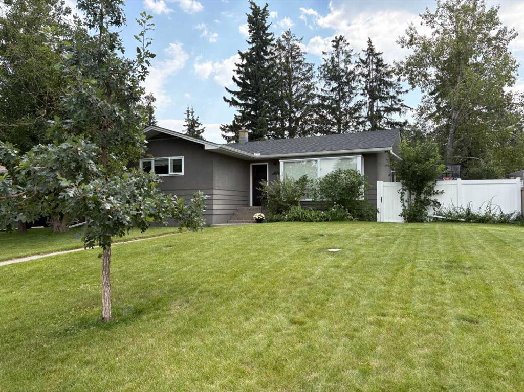 5327 17 Avenue SW, Calgary, Alberta, T3E 0E8