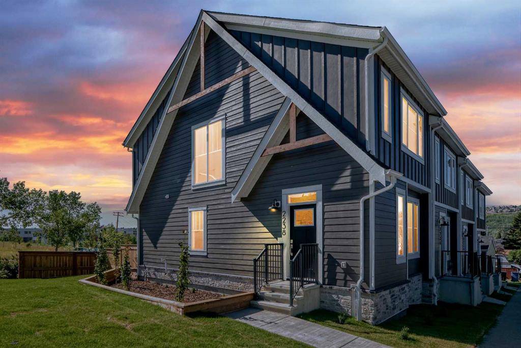 2238 44 Street NW, Calgary, Alberta, T3B 0X6