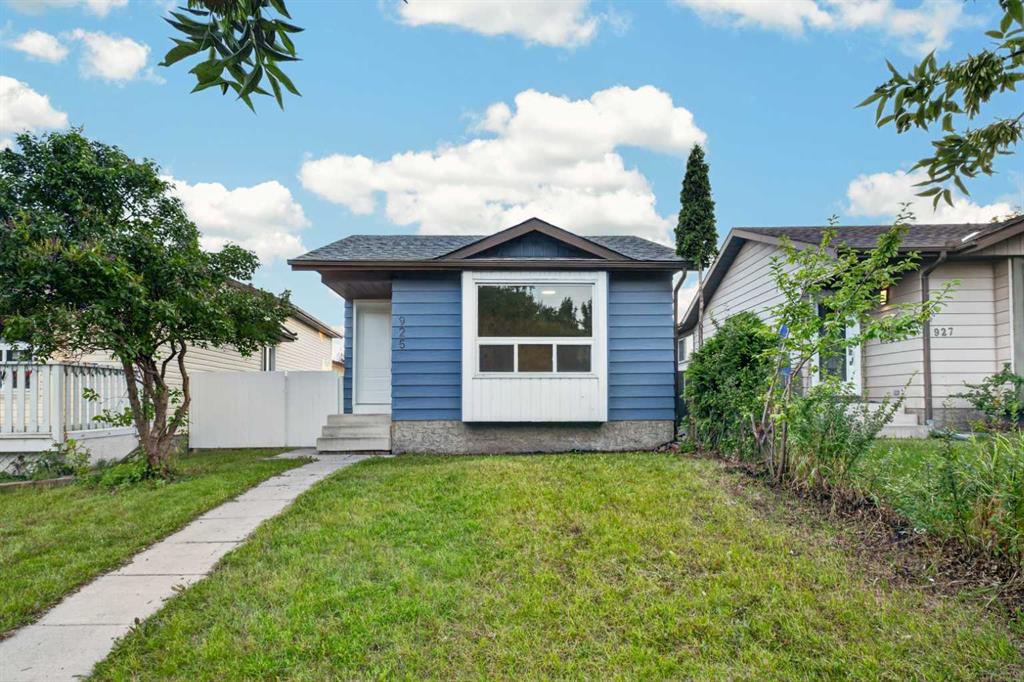 925 Erin Woods Drive SE, Calgary, Alberta, T2B 2X1