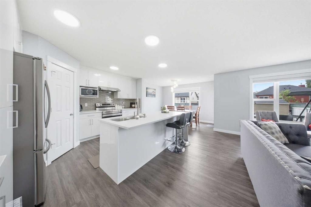 19 MARTHA’S MEADOW Close NE, Calgary, Alberta, T3J 4N7